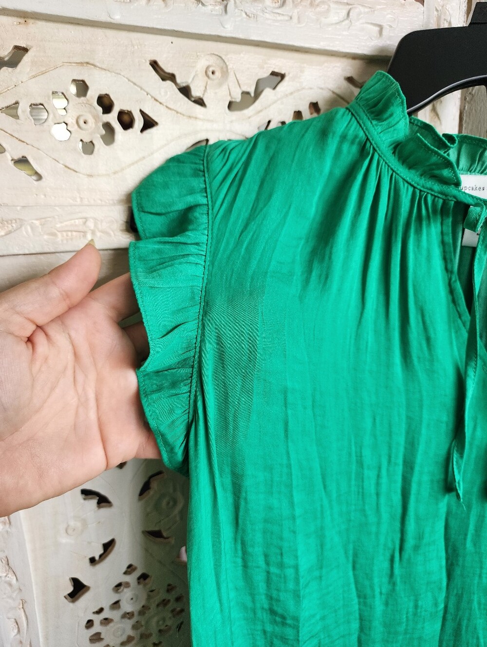 Cupcakes And Cashmere Sleeveless Flutter Sleeve Green Top- Womens Size Small - Picture 4 of 6